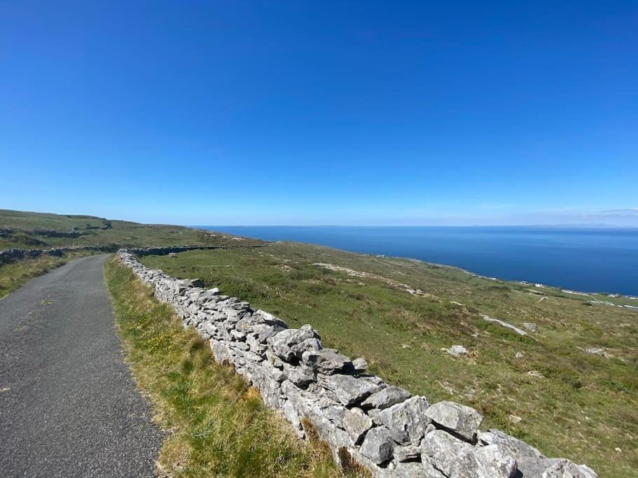 Into The Burren Hotel Murroogh Bagian luar foto